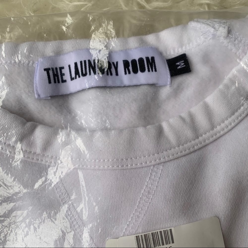 The Laundry Room white Open Heart Sweatshirt Small - Picture 12 of 13